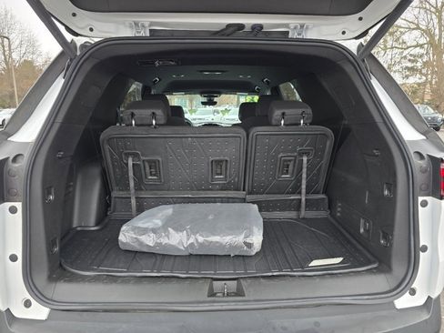 Used 2023 Chevrolet Traverse LT image 14