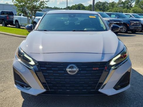Used 2024 Nissan Altima 2.5 SR FWD image 8