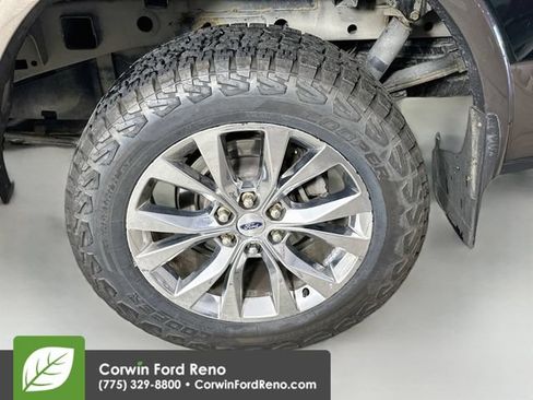 Used 2015 Ford F150 Lariat w/ Equipment Group 502A Luxury AWD/4WD image 33