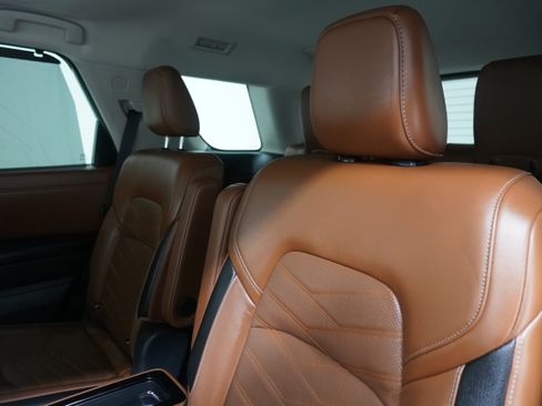 Used 2023 Nissan Pathfinder Platinum FWD image 13