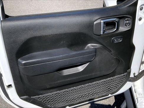 Certified 2022 Jeep Gladiator Sport AWD/4WD image 27