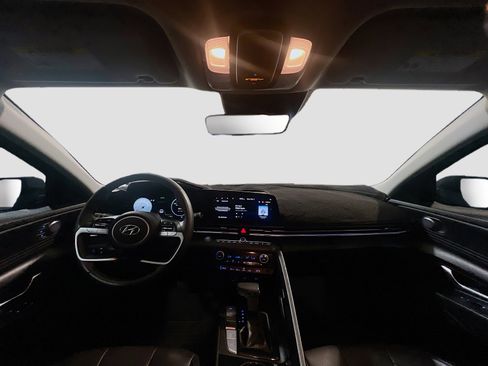 Used 2023 Hyundai Elantra Limited image 18