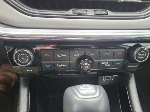 Used 2022 Jeep Compass Limited AWD/4WD image 10