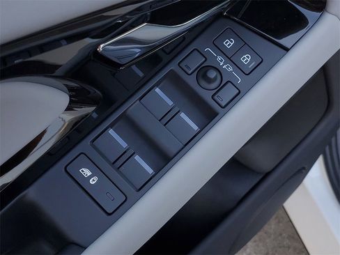 New 2026 Land Rover Range Rover Evoque S image 12