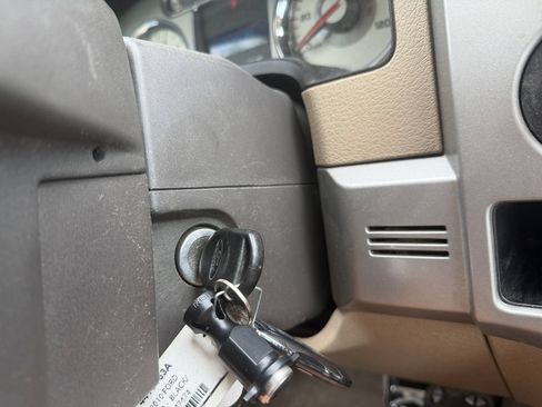 Used 2010 Ford F150 XLT AWD/4WD image 31