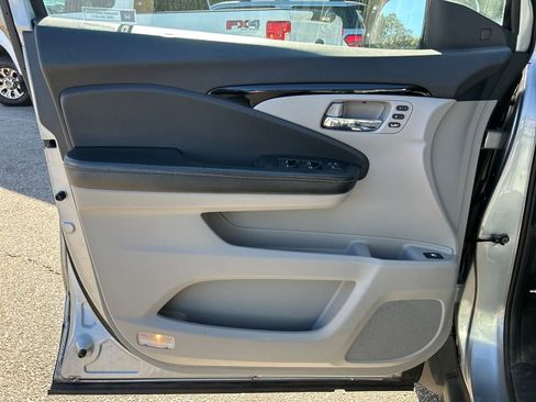 Used 2017 Honda Ridgeline RTL-E image 8