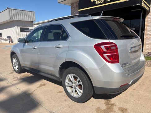 Used 2017 Chevrolet Equinox LT w/ Convenience Package image 10