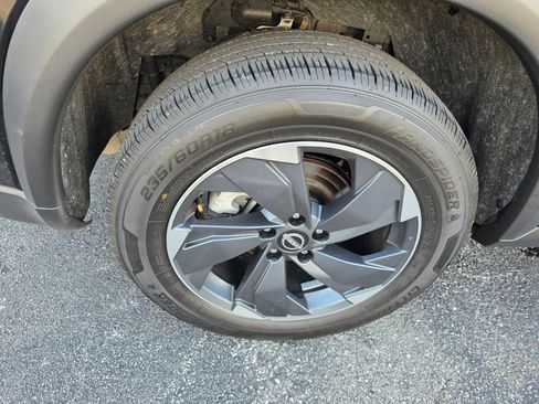 Used 2024 Nissan Rogue SV AWD/4WD image 32