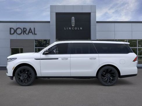 New 2025 Lincoln Navigator L Reserve w/ Jet Appearance Package AWD/4WD image 3