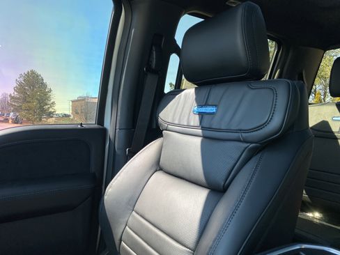 Used 2026 Ford F450 Platinum w/ FX4 Off-Road Package image 19