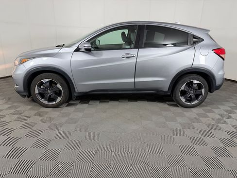 Used 2018 Honda HR-V EX image 2