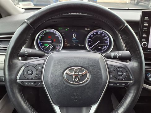 Used 2022 Toyota Camry XLE image 17