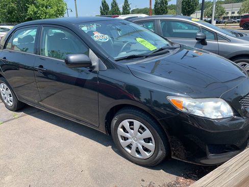 Used 2010 Toyota Corolla LE FWD image 1