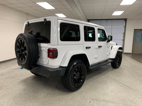 Used 2024 Jeep Wrangler Unlimited Sahara w/ Safety Group AWD/4WD image 6