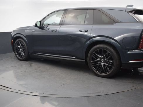 New 2026 Cadillac Escalade IQ Sport 2 w/ LPO, ONYX Package AWD/4WD image 4