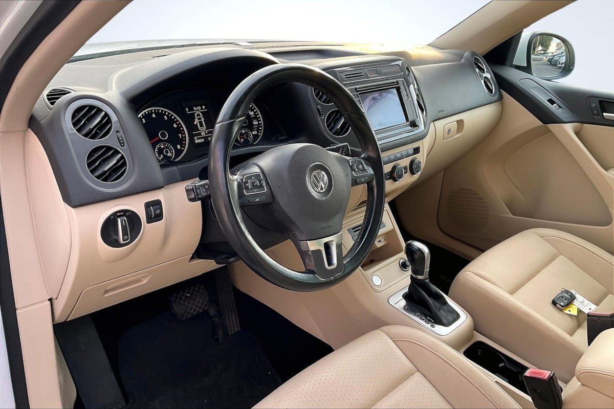 Used 2017 Volkswagen Tiguan Wolfsburg Edition AWD/4WD image 14