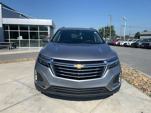 Used 2023 Chevrolet Equinox Premier FWD image 2