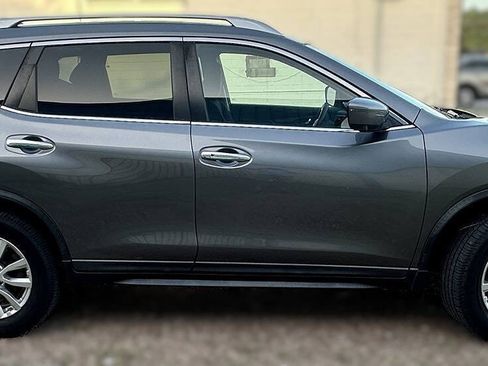 Used 2017 Nissan Rogue SV w/ SV Premium Package AWD/4WD image 5