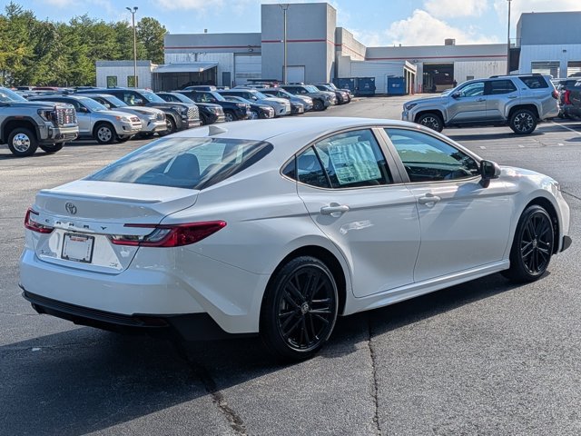 Used 2026 Toyota Camry SE FWD image 7