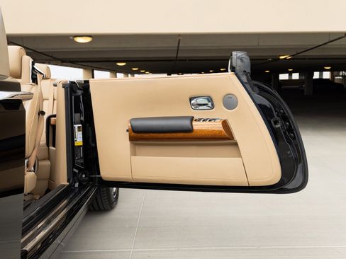 Used 2009 Rolls-Royce Phantom Drophead Coupe RWD image 50