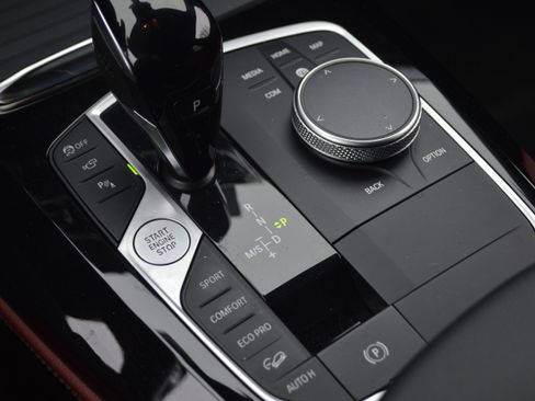 Certified 2025 BMW X4 M40i w/ Premium Package image 24