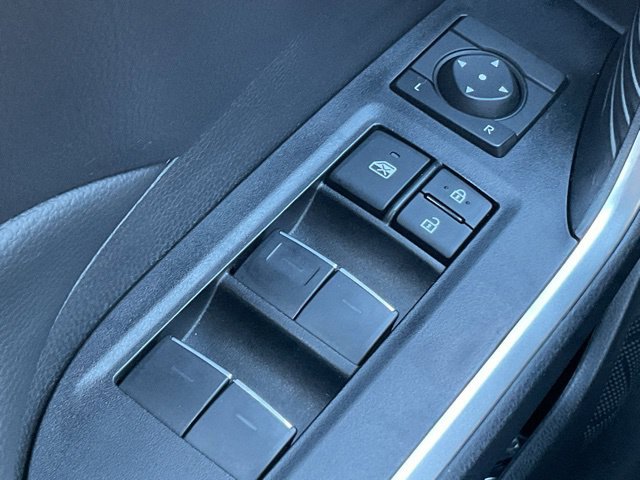 Used 2025 Toyota RAV4 SE AWD/4WD image 34