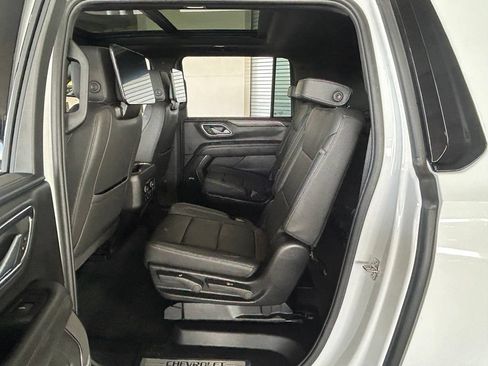 Used 2024 Chevrolet Suburban Z71 w/ Off-Road Capability Package AWD/4WD image 59