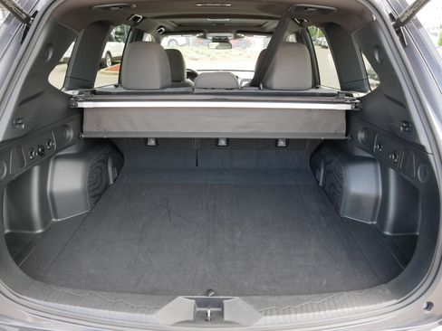 Used 2025 Subaru Forester Premium AWD/4WD image 18