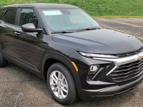 New 2026 Chevrolet TrailBlazer LS w/ LS Convenience Package FWD image 2