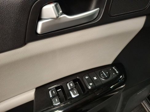 Used 2017 Kia Sportage SX image 15