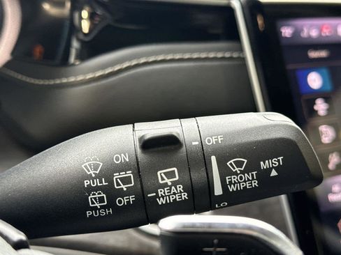 Used 2022 Jeep Grand Cherokee Limited 4xe image 27