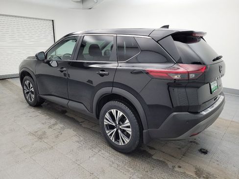 Used 2022 Nissan Rogue SV image 3