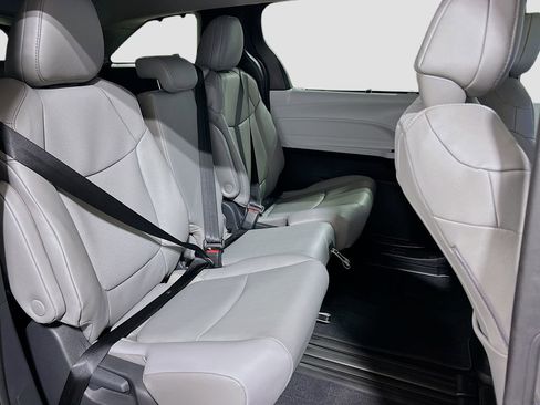 New 2026 Toyota Sienna XLE FWD image 29