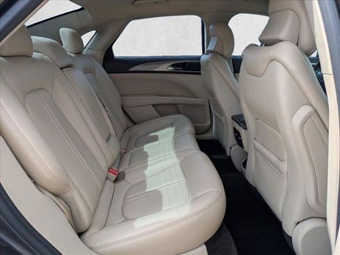Used 2017 Lincoln MKZ Premiere FWD image 19