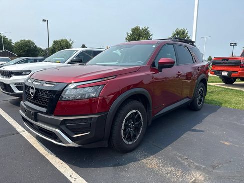 Used 2024 Nissan Pathfinder Rock Creek AWD/4WD image 4