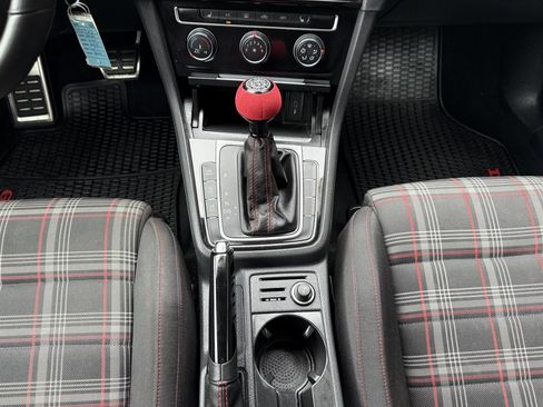 Used 2020 Volkswagen GTI S image 21