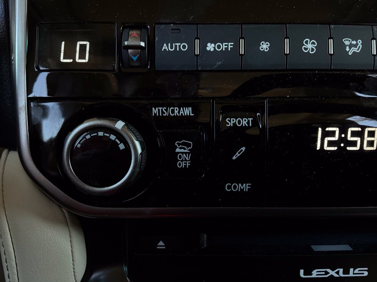 Used 2022 Lexus GX 460 Luxury w/ Off Road Package AWD/4WD image 43