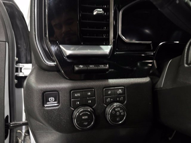 Used 2026 Chevrolet Silverado 2500 LTZ w/ LTZ Convenience Package AWD/4WD image 17