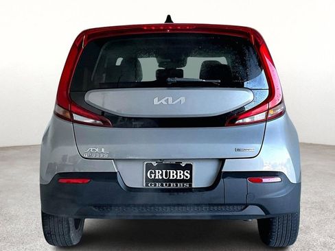 Used 2022 Kia Soul EX image 6