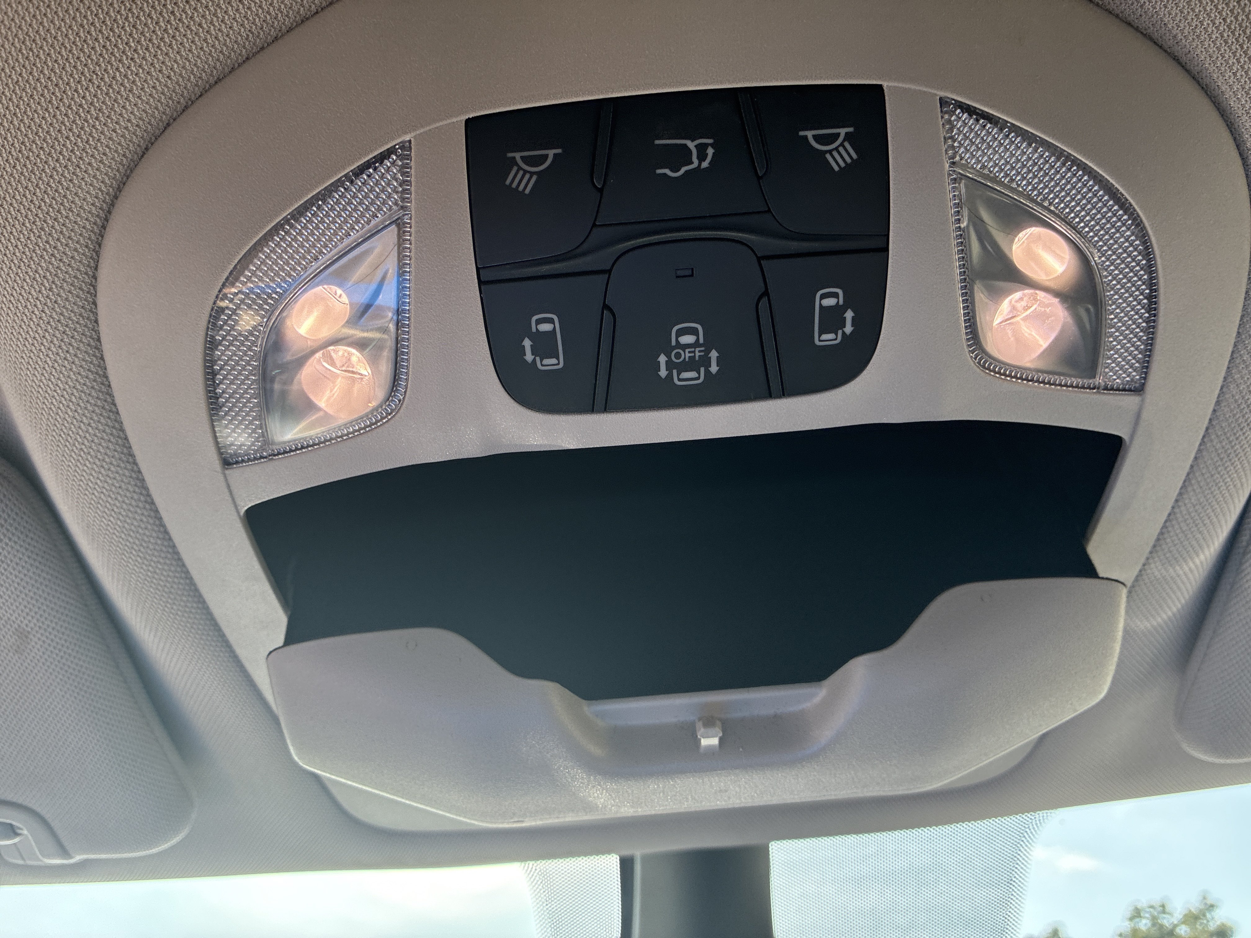 Used 2024 Chrysler Pacifica Touring-L FWD image 34