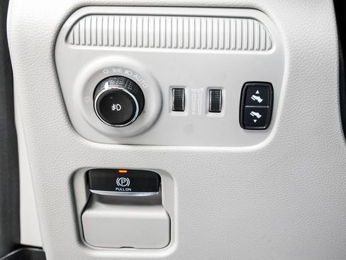 Used 2022 Jeep Wagoneer Series III w/ Premium Group I AWD/4WD image 44