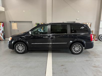 Used 2014 Chrysler Town & Country Touring-L w/ Driver Convenience Group