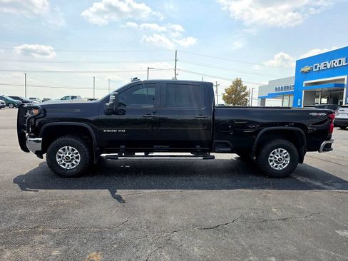 Used 2024 Chevrolet Silverado 2500 LT w/ Convenience Package AWD/4WD image 3