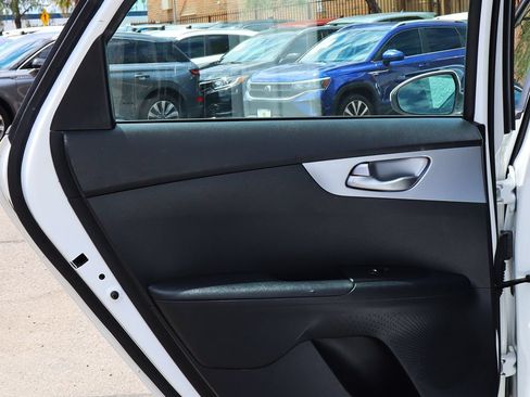 Used 2022 Kia Forte LXS FWD image 32