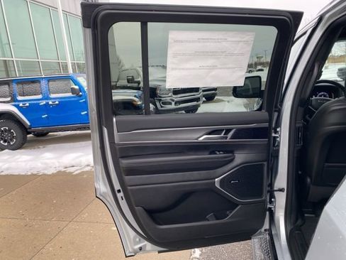 New 2026 Jeep Grand Wagoneer Limited w/ 8-Passenger Seating Package AWD/4WD image 21