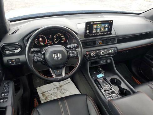 Used 2025 Honda Pilot TrailSport image 23