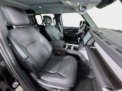 New 2026 Land Rover Defender 110 X-Dynamic SE image 30