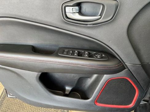 Used 2021 Jeep Compass Trailhawk image 29