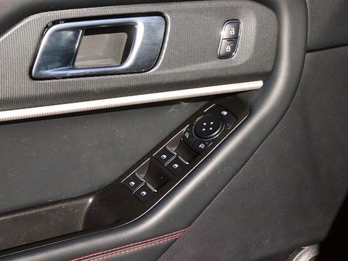 Used 2025 Ford Explorer ST-Line w/ ST-Line Street Pack image 12