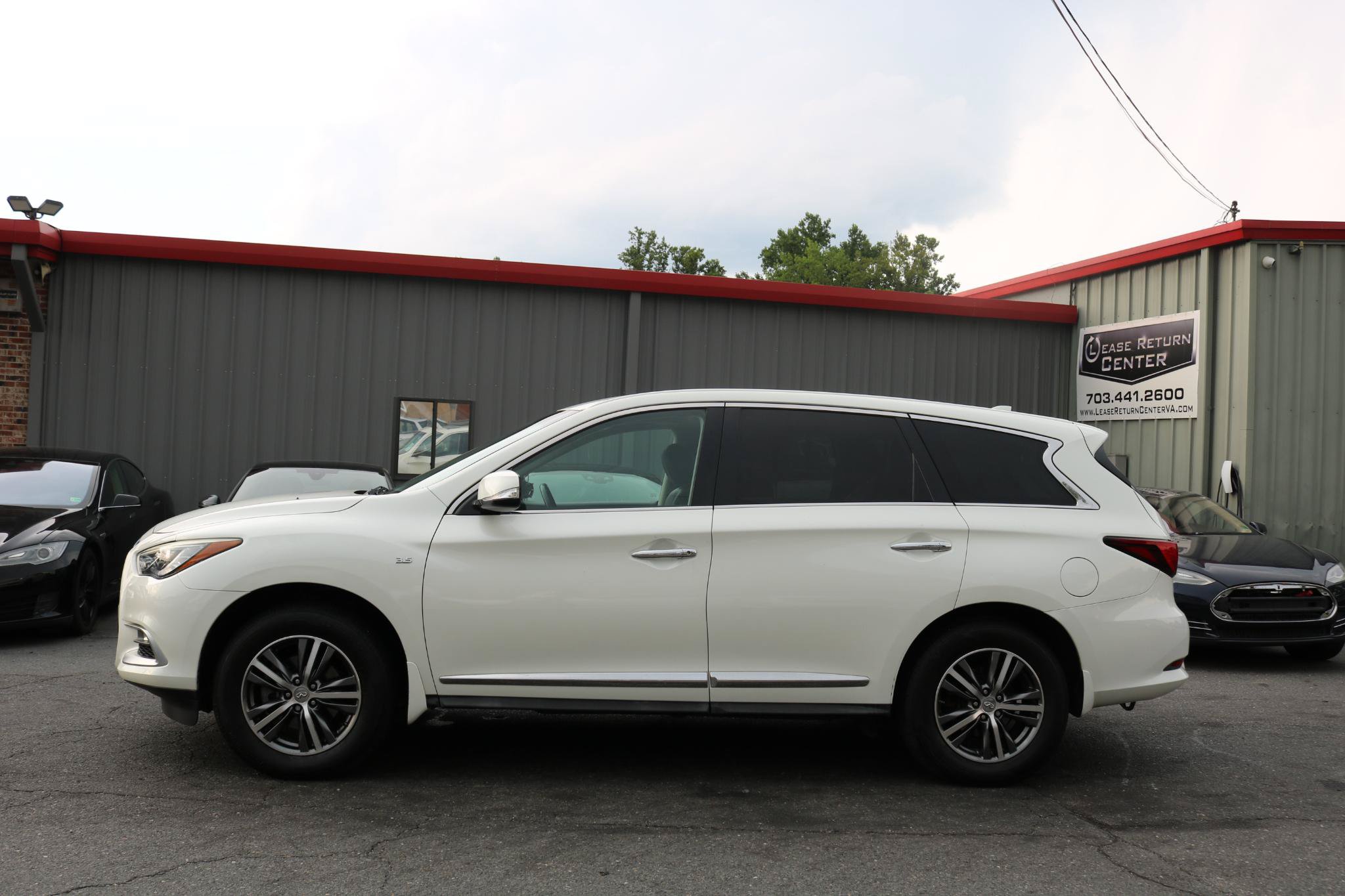 Used 2016 INFINITI QX60 Luxe AWD/4WD image 4